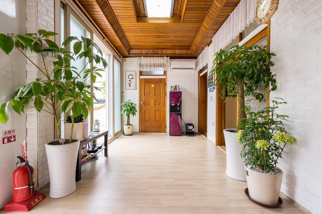 Yours Guesthouse In Tongyeong Buitenkant foto
